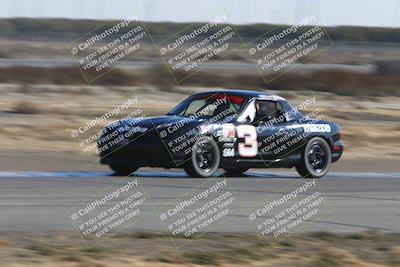 media/Nov-17-2024-CalClub SCCA (Sun) [[5252d9c58e]]/Around the Pits/